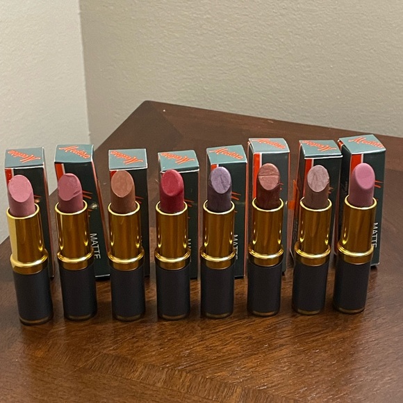 Lipstick Bundle - Picture 1 of 10